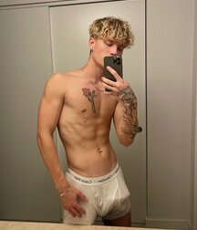 Heiße junge Männer Selfie Twink Porn Boys 62fa92222f61d.jpg