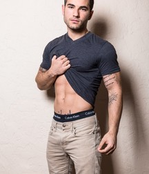 Vadim Black 01 5c9425d069742.jpg