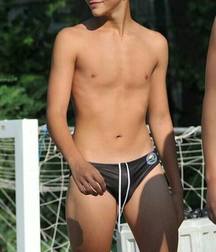Sexy in Briefs 5d7bc965e3ea1.jpg