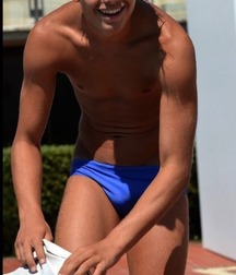 Sexy Swimmers 5d8c80636ac1c.jpg