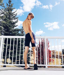 Sexy Boys Feet 5d90c69feee55.jpg