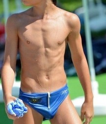 Mostly Speedos 5d963be4cbedf.jpg