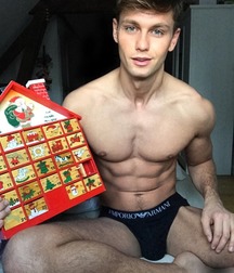 RANDOM DUDES 5c76c89d333c7.jpg