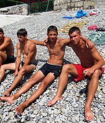 boys2 5d19af44ae47d.jpg