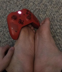 Cute feet and socks 5e2f0acb21878.jpg