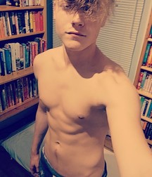 Cute Guys 5cd205b949467.jpeg