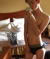 Hot Hot Guys 5cec1557259ed.jpeg