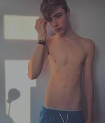 Webcam Selfies Boys gay porn tube 5f3aee3217ffb.jpeg