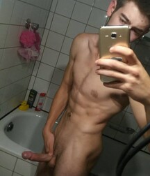 Webcam Selfies Boys gay porn tube 5f3aee8a5ddc9.jpeg