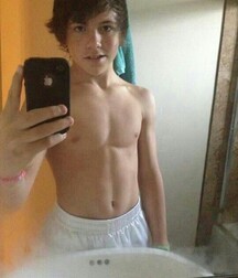 Christmas Day boys 251220 2055 58 gay tube 5fe6511342a32.jpeg