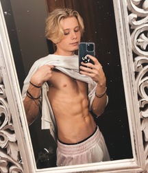 Itsevanwade gay porn tube 20  600740da66a02.jpeg