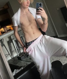 Hot Blonde Evan Wade @itsevanwade 31 gay porn tube 602800857a5a4.jpeg