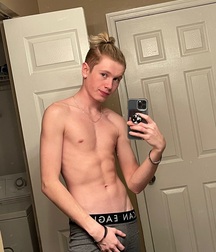 Hot Blonde Evan Wade @itsevanwade 31 gay porn tube 602800cb843eb.jpeg
