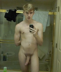 It's Friday Boys 260221 0050 101 gay porn tube selfie 6038456e9994a.jpeg