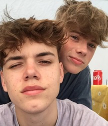 It's Friday Boys 260221 0050 101 gay porn tube selfie 6038458632083.jpeg