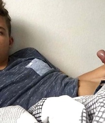 It's Friday Boys 260221 0050 101 gay porn tube selfie 60384592dc304.jpeg
