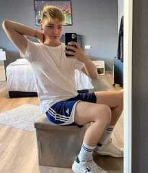 It's Friday Boys 260221 0050 101 gay porn tube selfie 603845b3da354.jpeg