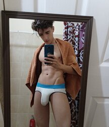 It's Friday Boys 260221 0050 101 gay porn tube selfie 603846265cc93.jpeg