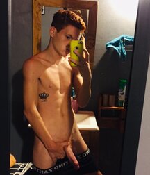 It's Friday Boys 260221 0050 101 gay porn tube selfie 60384638c8893.jpeg