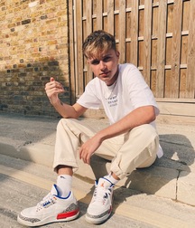 Cute British Popstar Hrvy straight boy tube 60624042351f6.jpeg