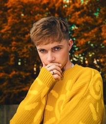 Cute British Popstar Hrvy straight boy tube 606240515f7bc.jpeg