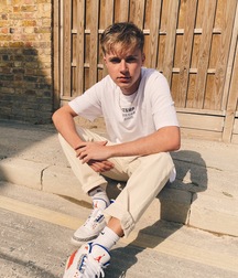 Cute British Popstar Hrvy straight boy tube 6062405361763.jpeg