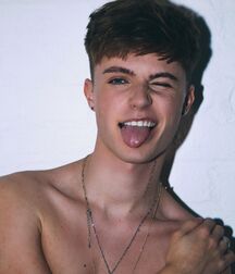 Cute British Popstar Hrvy straight boy tube 606240550a8d0.jpeg