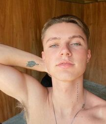 Cute British Popstar Hrvy straight boy tube 6062405c06995.jpeg