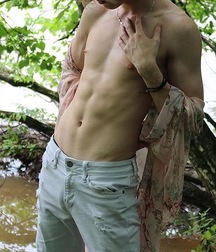 YouTube and TicTok Star @itsevanwade gay porn tube 60a788a960f16.jpeg