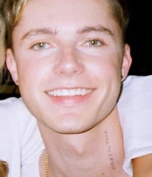 Pop Star HRVY Straight boys porn tube 35 60cdda0632c98.jpeg