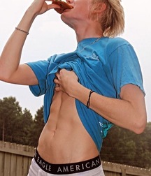Evan Wade itsevanwade gay porn tube  610e63d33eac6.jpeg