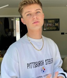 Random Boys gay porn tube 614c7514ca22a.jpeg