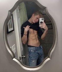 Early Christmas Present from Evan Wade gay porn 61ad2f650ee19.jpeg