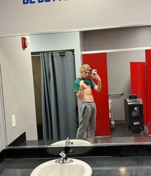 Social media star 19yo Evan Wade gay 64 porn tube  61db59af124d8.jpeg