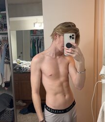 Social Media Star 19yo Evan Wade gay porn tube boys 6212c27241175.jpeg