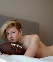 Social Media Star 19yo Evan Wade gay porn tube boys 6212c2884a870.jpeg