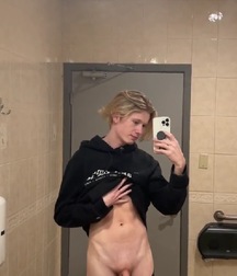 19yo Social Media Star Evan Wade 69 gay porn tube boys 6244a116449a0.jpeg