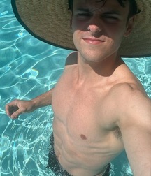 Celeb Kntter 27yo Tom Daley gay porn tube hot boys 6282d7de72b24.jpeg
