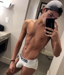 Shirtless  5ccbfc92c6687.jpeg