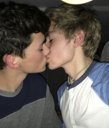 Kissing  5cda8ef97268e.jpeg