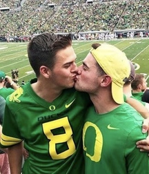 Kissing  5cda8efaf11a6.jpeg