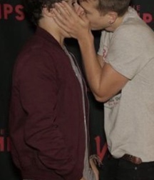 Kissing  5cda8efdc5752.jpeg