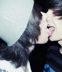 Kissing  5cda8f0204bb8.jpeg