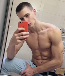 Selfies  5ce3a72fcde6d.jpeg