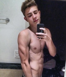 Selfies  5ce3a73b429d4.jpeg