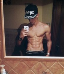 Selfies  5ce3a73e8beb7.jpeg