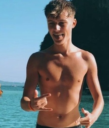 Shirtless 5d270cc6df8b6.jpeg