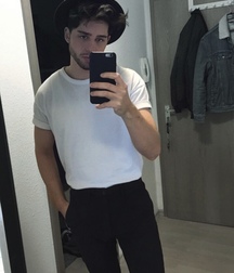 Myself  5d2ecd8e64002.jpeg