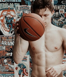 Tom Holland  5d77ab2bc3f0f.jpeg