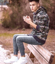 More boys  5d97310283995.jpeg